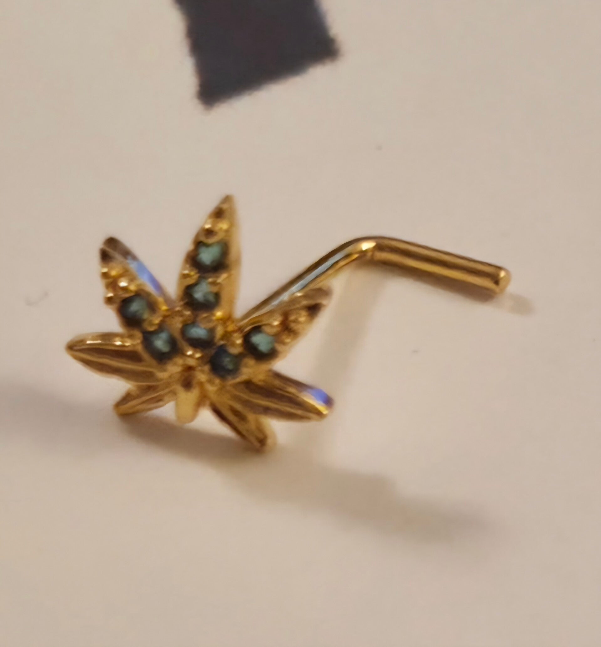 Gold Weed leaf nose jewelry