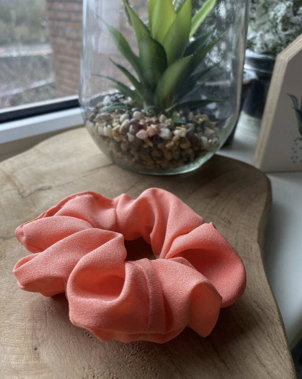 Zalm roze / oranje scrunchie