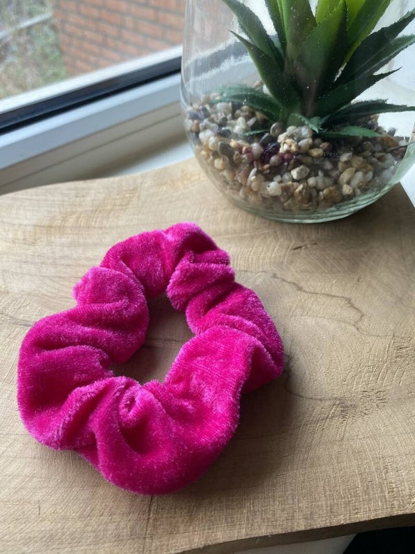 Fuchsia roze scrunchie