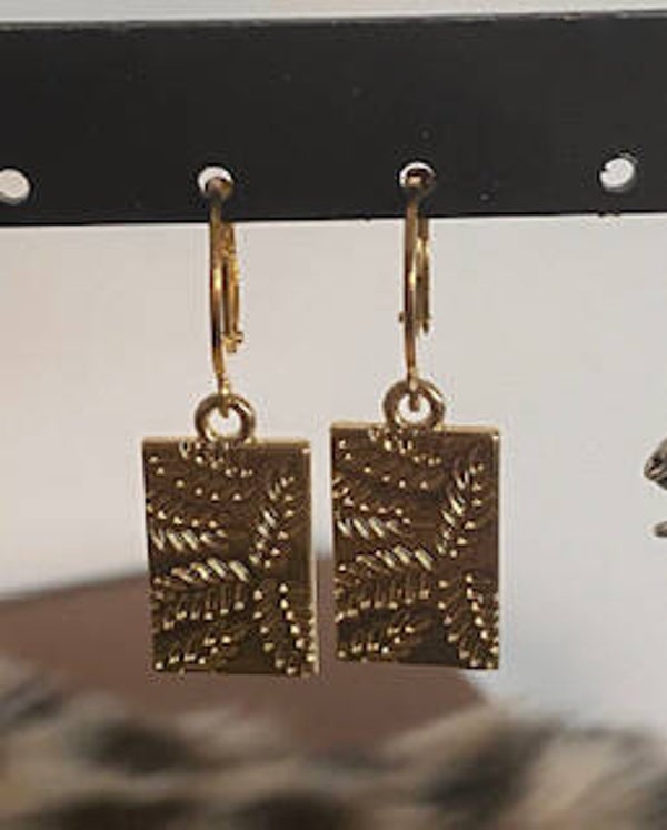 blaadjes tag oorbellen