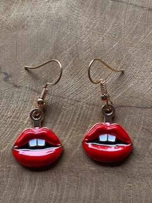 grote rode lip oorbellen