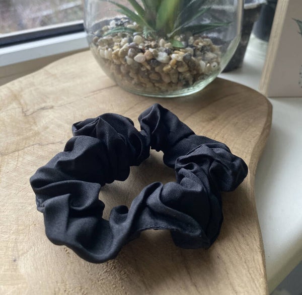 Zwarte scrunchie