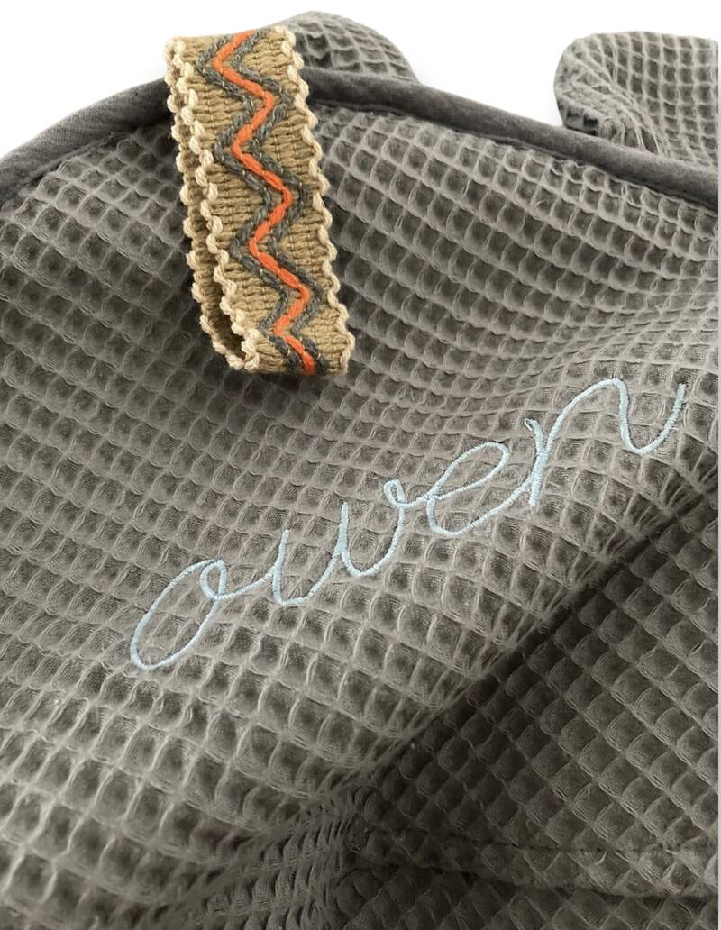 studio blos nederland - badcape xl - badcape peuter - badcape baby - kraamcadeau met naam - origineel kraamcadeau - persoonlijk geboorte cadeau 