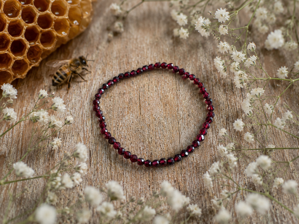 Kogel Armband 4mm Facet Granaat