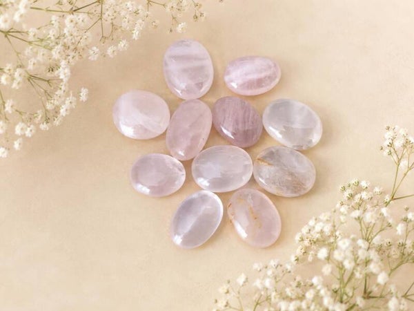 Handsteen mini Rozenkwarts - Liefde en Harmonie