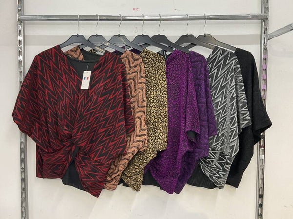 maglia con scollo a V annodata