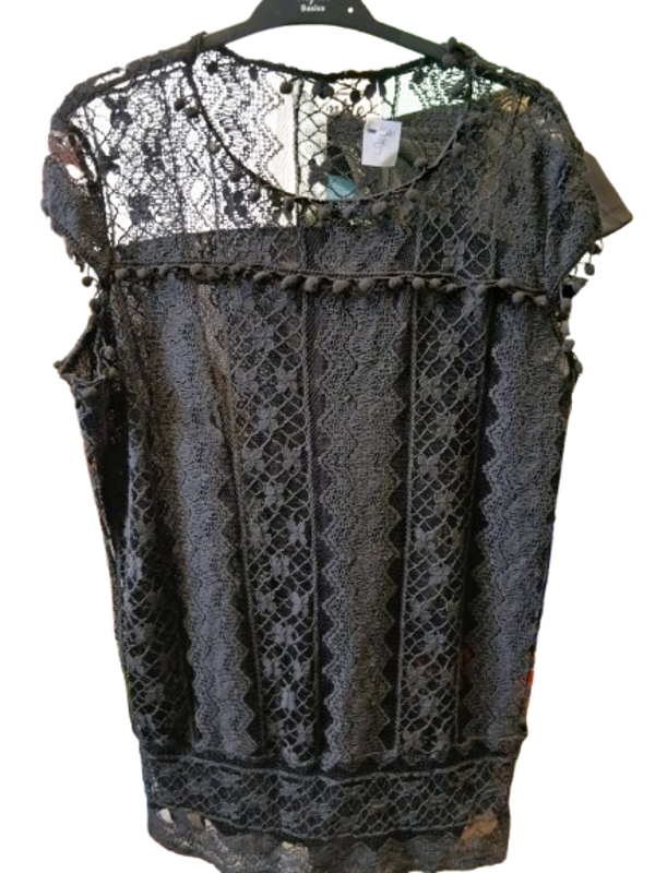 T shirt noir à dentelles taille S/M