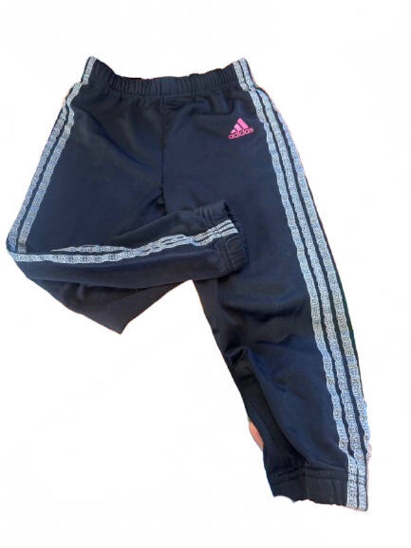Jogging Adidas noir et rose taille 3/4 ans