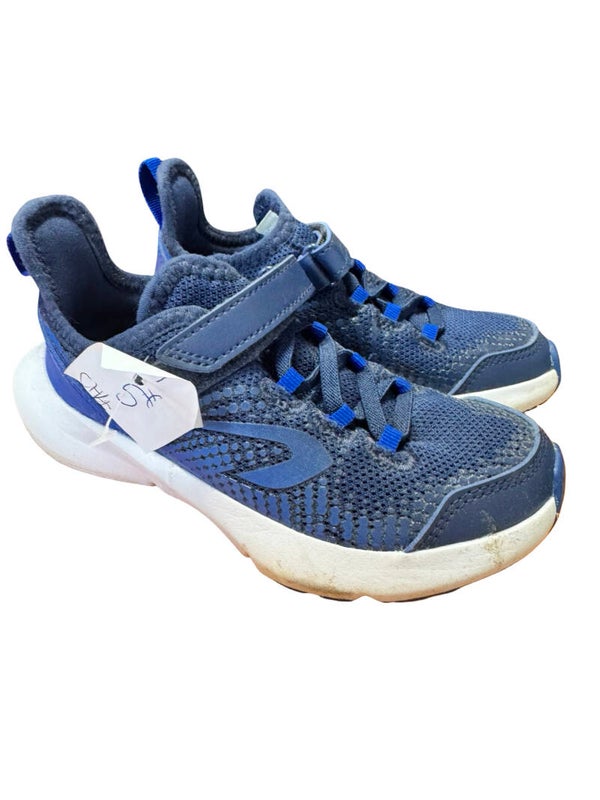Basket bleu taille 29