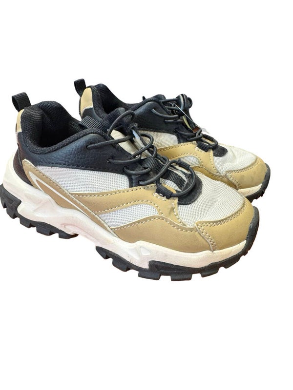 Basket beige noir et blanche taille 29/30