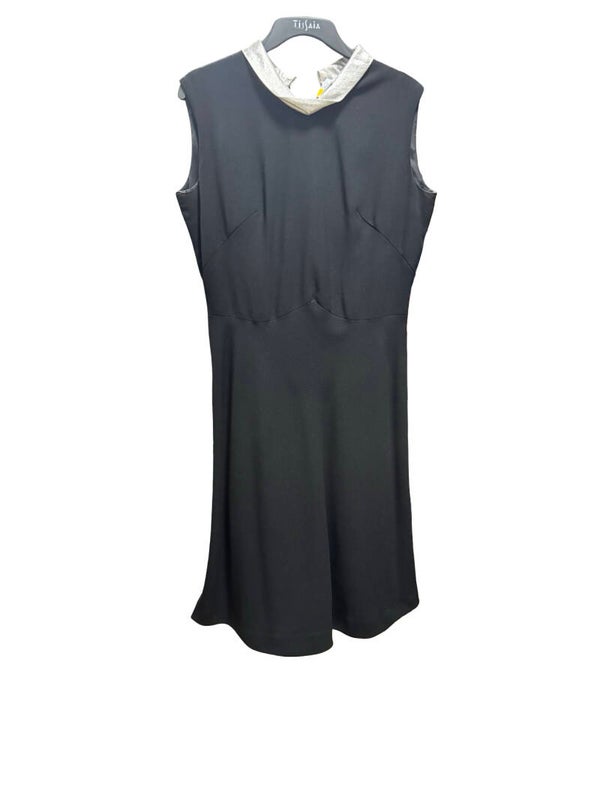 Robe noir avec col argenté taille S