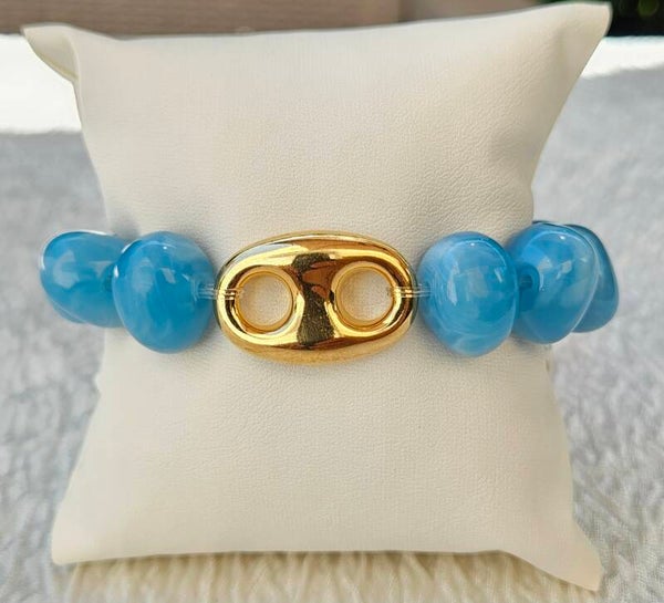Bracelet grosses perles bleu ciel & perle dorée – Maïperles