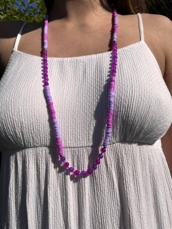 Collier long violet – perles heishi & tons pastel