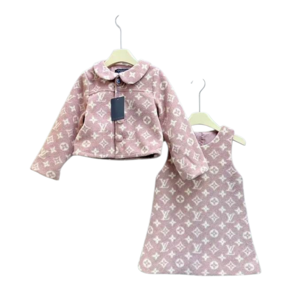 Louis Vuitton Meisjesoutfit – Roze Monogram Jas & Jurk Set | Maat 90–150 | Luxe Kinderkleding