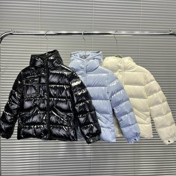 Moncler Enfant & Junior Donsjack Collectie | Glanzend Zwart, Wit & Blauw | Maat 110-160