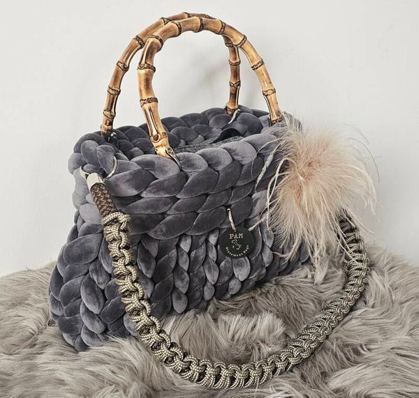 Stricktasche graue Samtoptik