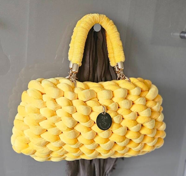 Stricktasche in knalligen Gelb