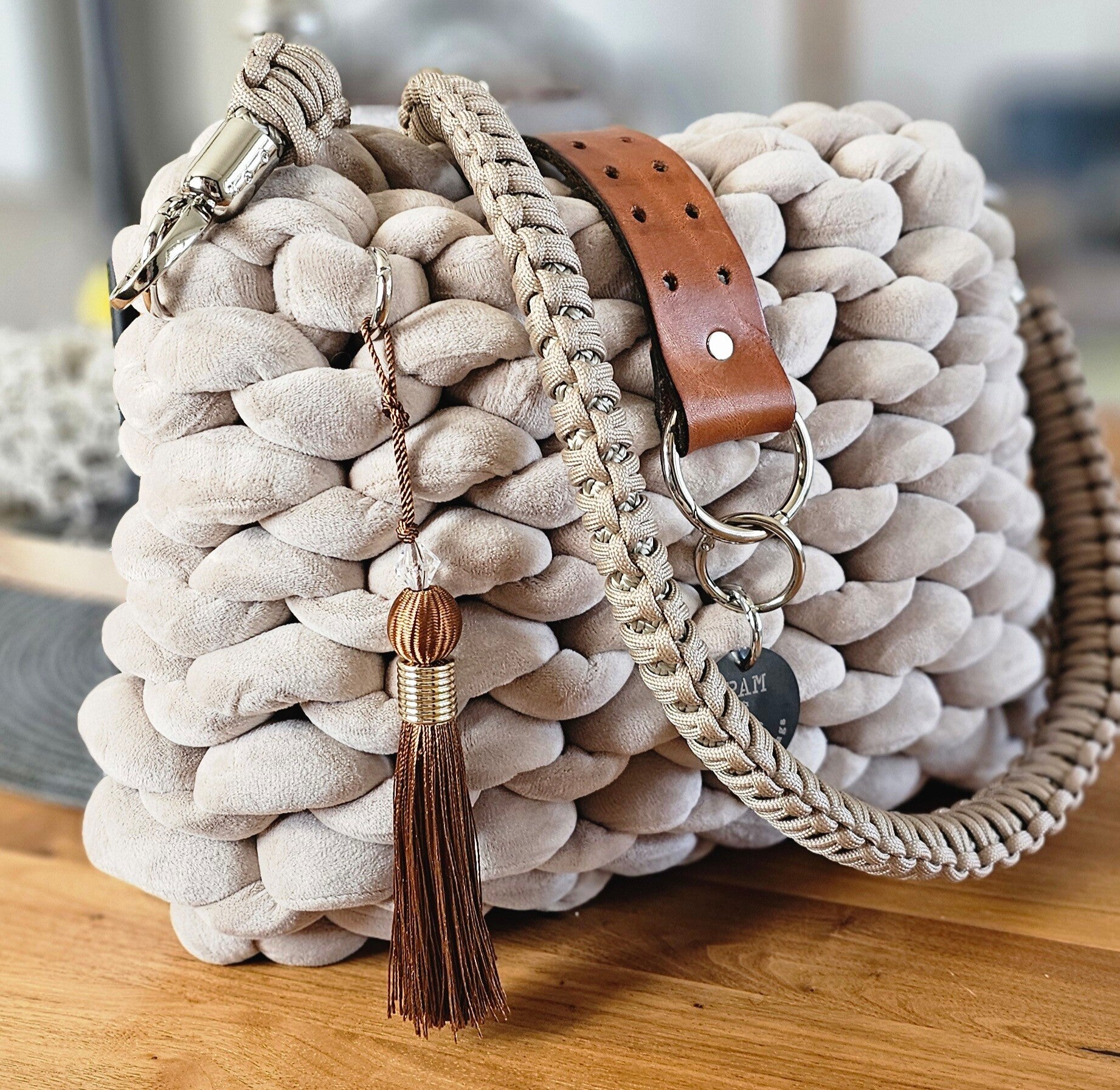 Crossbody Stricktasche  in grey