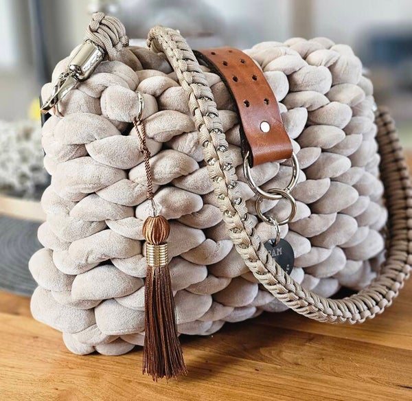 Crossbody Stricktasche  in grey