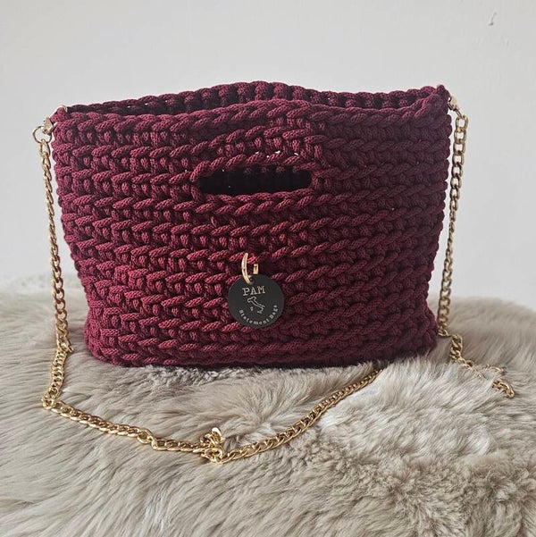 Häkeltasche in bordaux