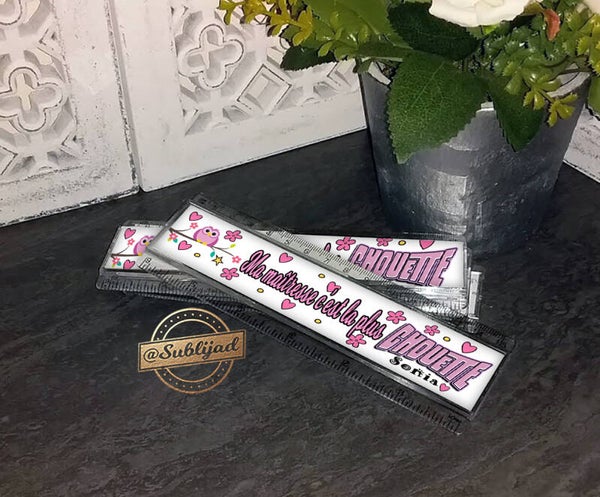 Règle 15 cm avec plaque aluminium Ma maîtresse c'est la plus chouette personnalisée avec le prénom de votre choix
