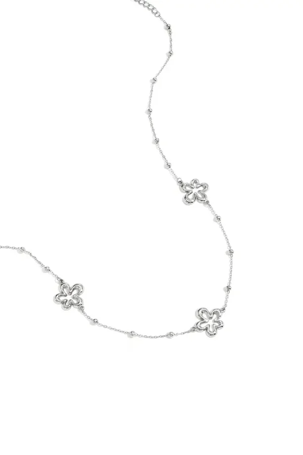 Necklace With Coral-Shaped Flowers silver