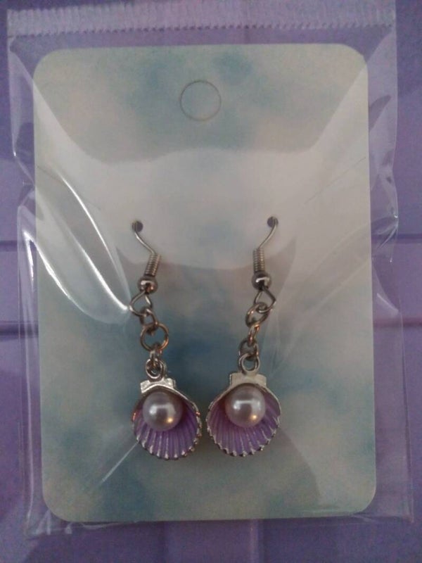 Small Shell with Pearl