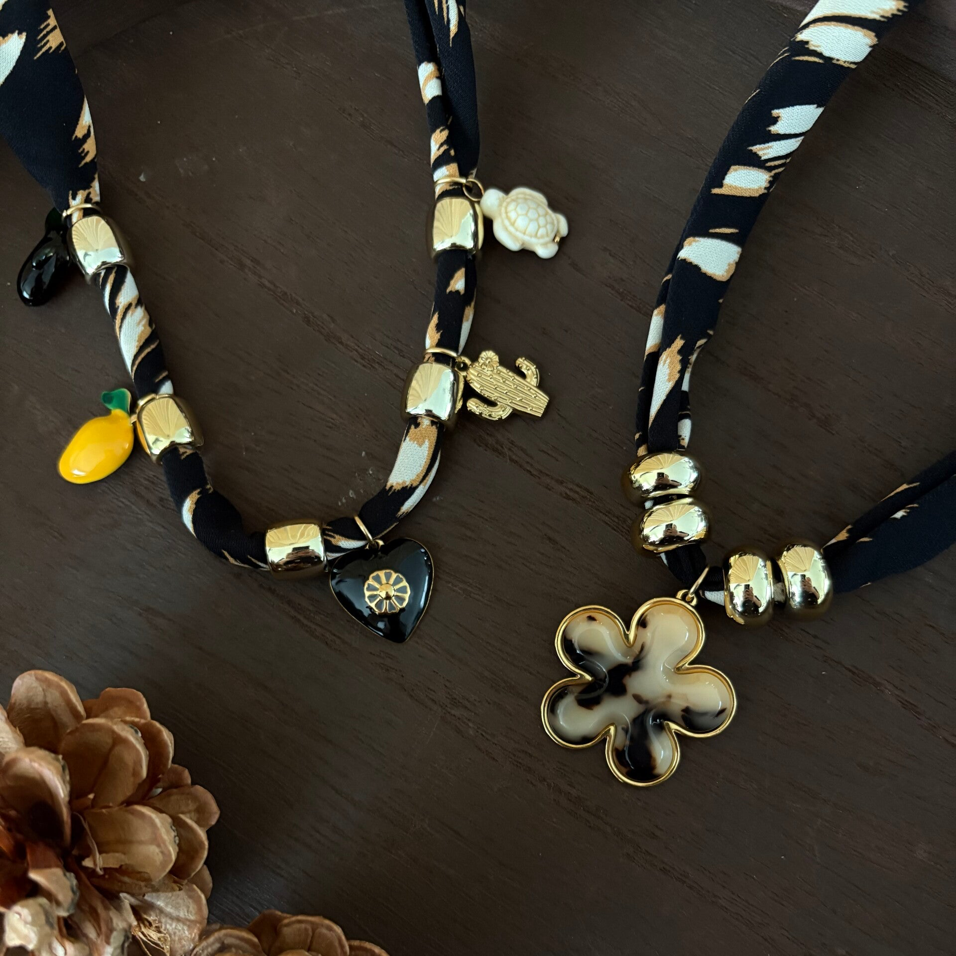 Collier fantaisie à breloques pour femme