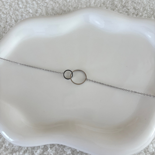 Bracelet fin en acier inoxydable – Double anneaux élégants