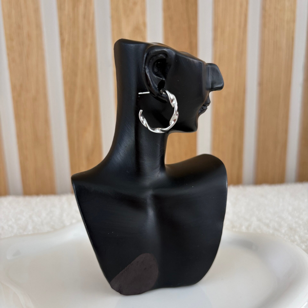 Boucles d’oreilles créoles torsadées fines en acier