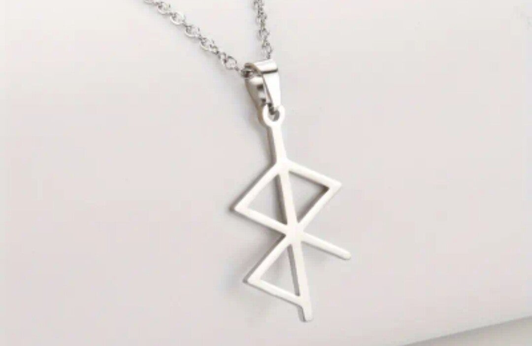 Colgante plata runa vikinga