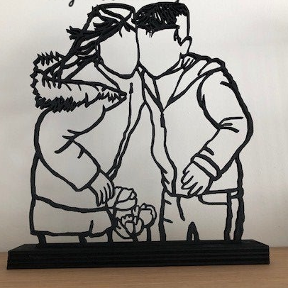 Houten lijnportret op standaard