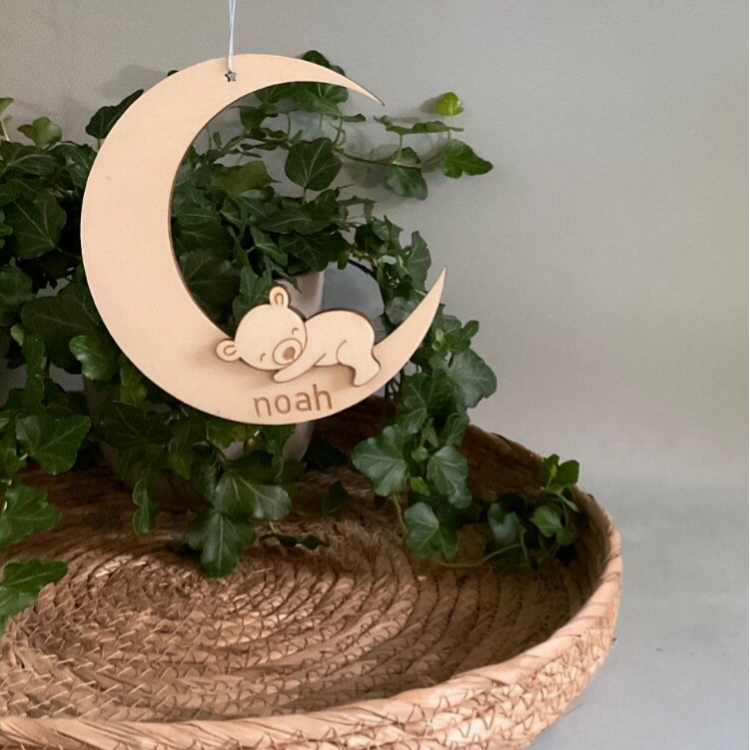 Maanhanger met beertje gepersonaliseerd met naam