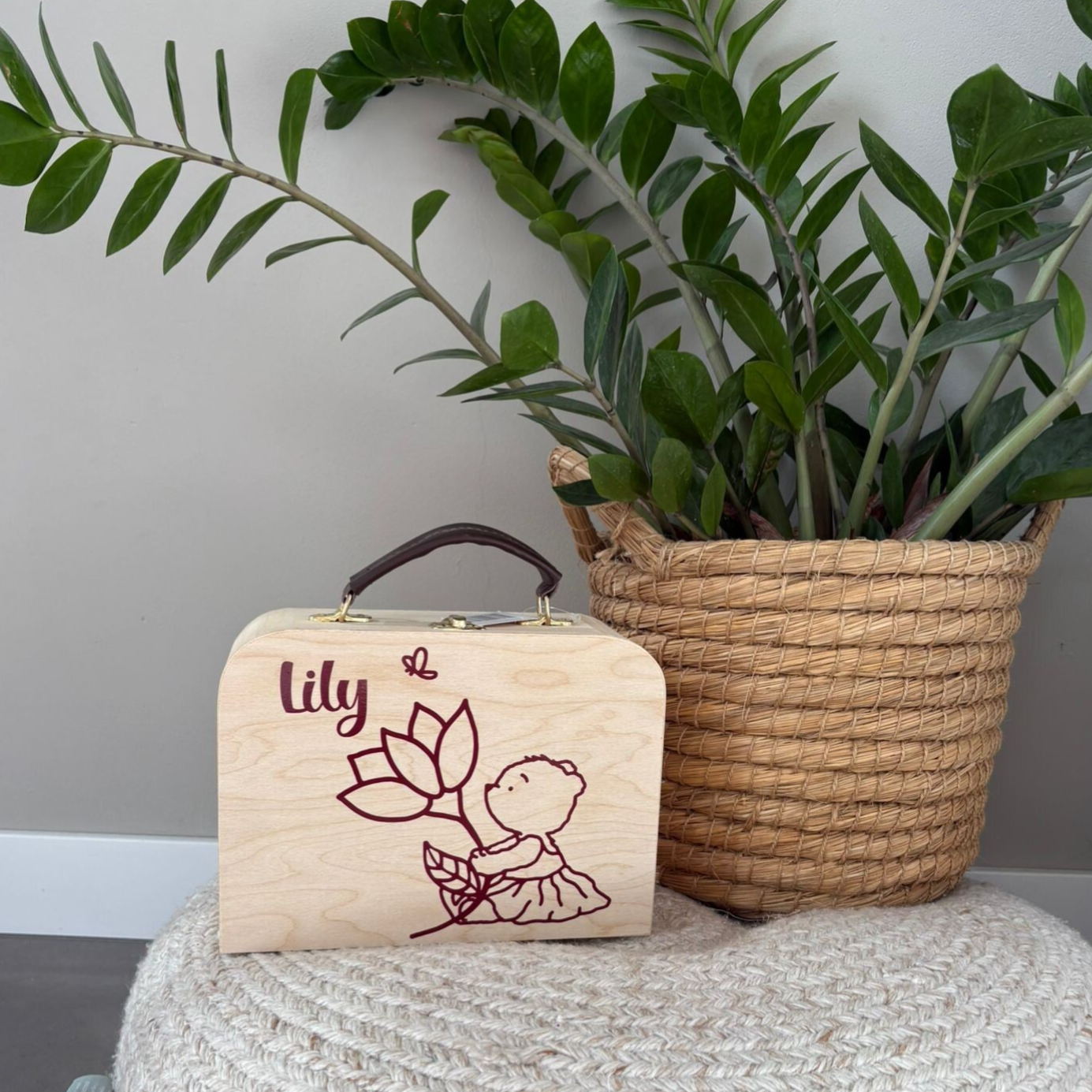 Koffertje beertje met bloem