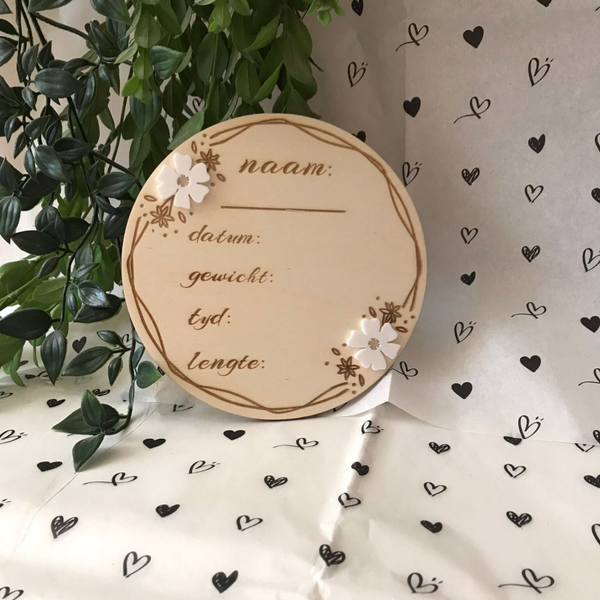 Geboorteaankondiging bordje witte bloem