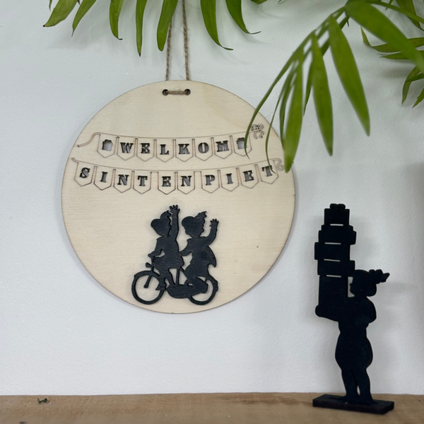 Sinterklaas hanger welkom pietjes op fiets