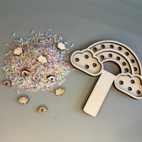 Houten zeef regenboog wolk