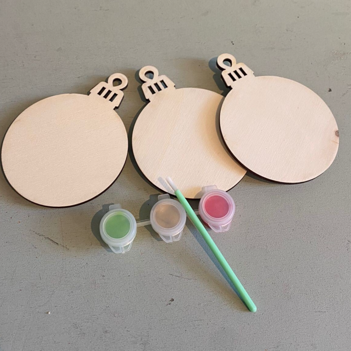 Kerstballen schilderen