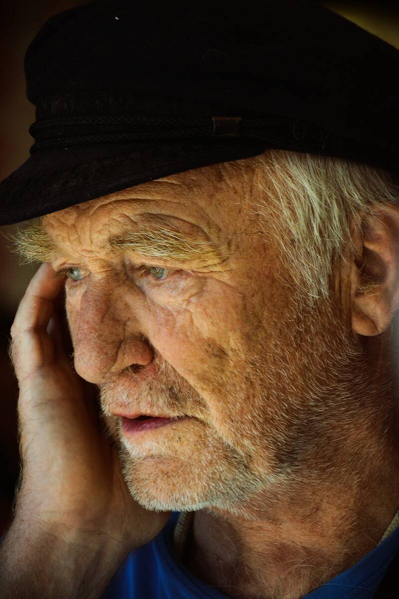 bvoici le portrait d'un homme marin noirmoutier  sur le marché 