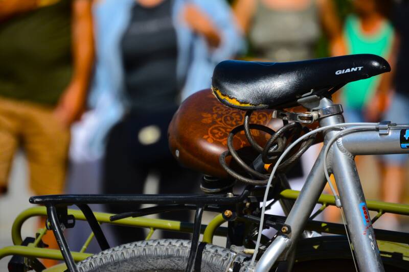 photo de deux selles de vélo