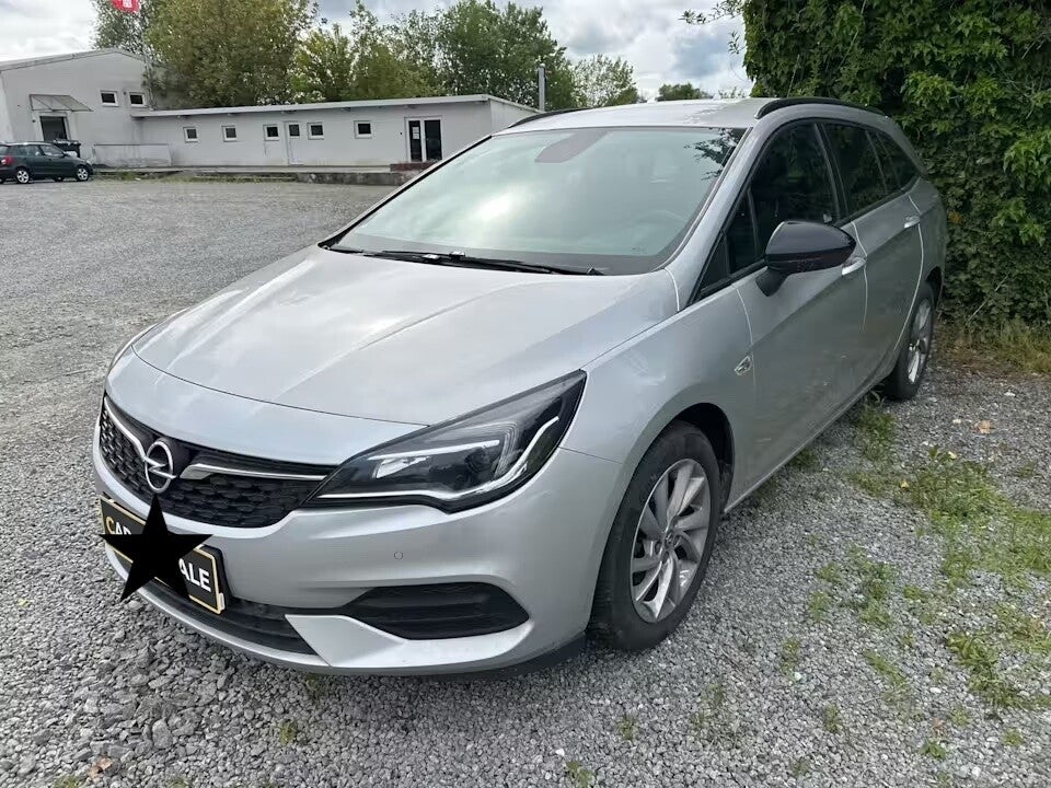 Opel Astra Sportstourer mit Motorschaden