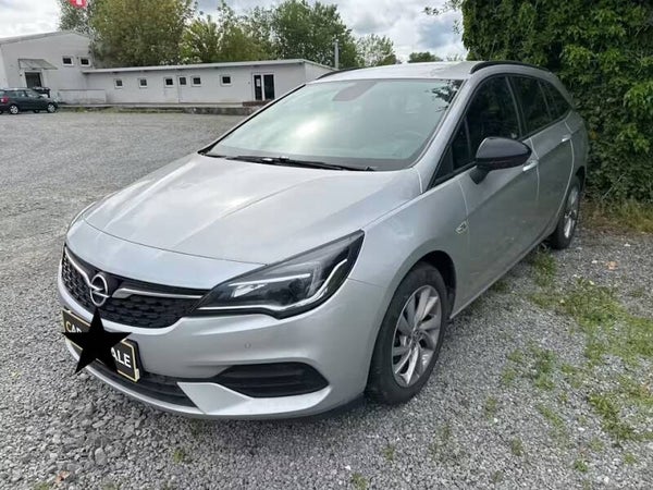 Opel Astra Sportstourer mit Motorschaden