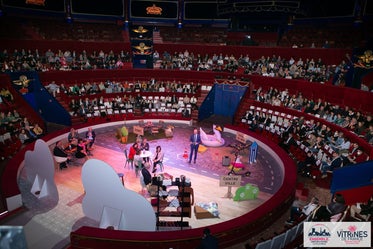 img-salle-scene-cirque