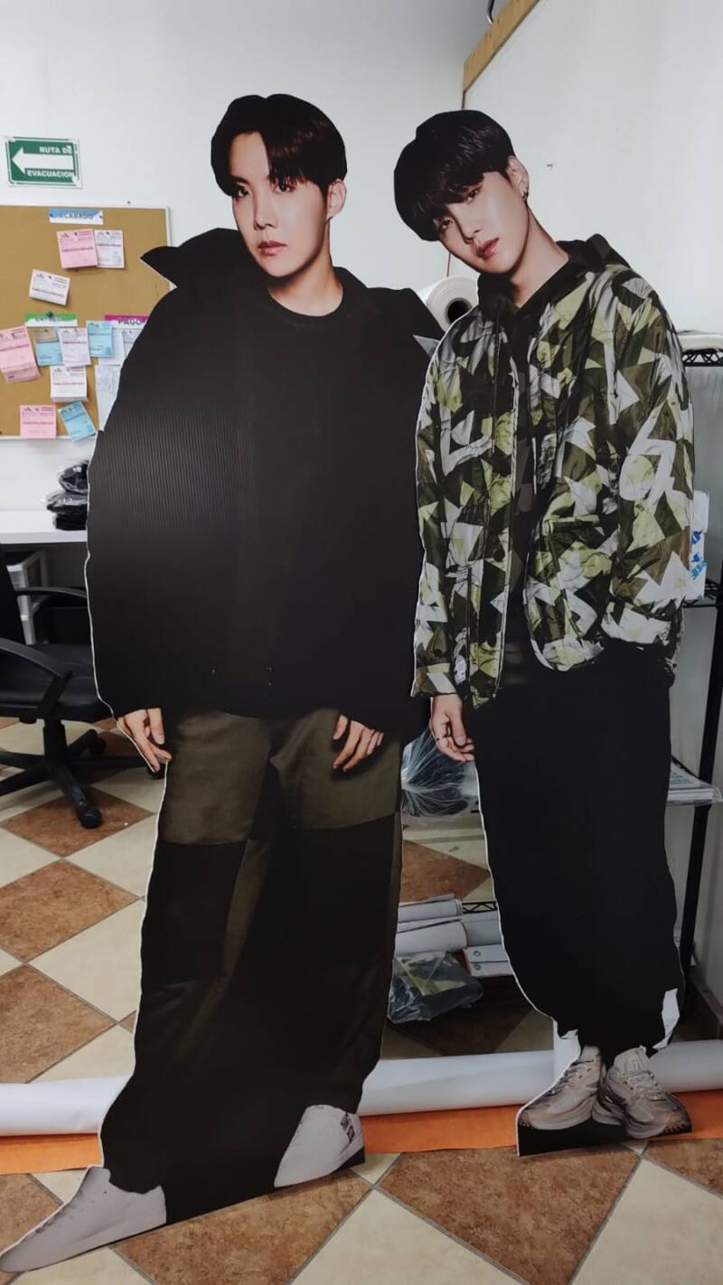 PERSONAJES EN COROPLAST