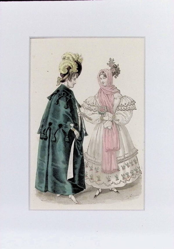 Modes de Paris - Capa Verde con Plumas y Vestido Blanco con Chal Rosa (Circa 1825-1830) | Grabado Original Coloreado. Moda.