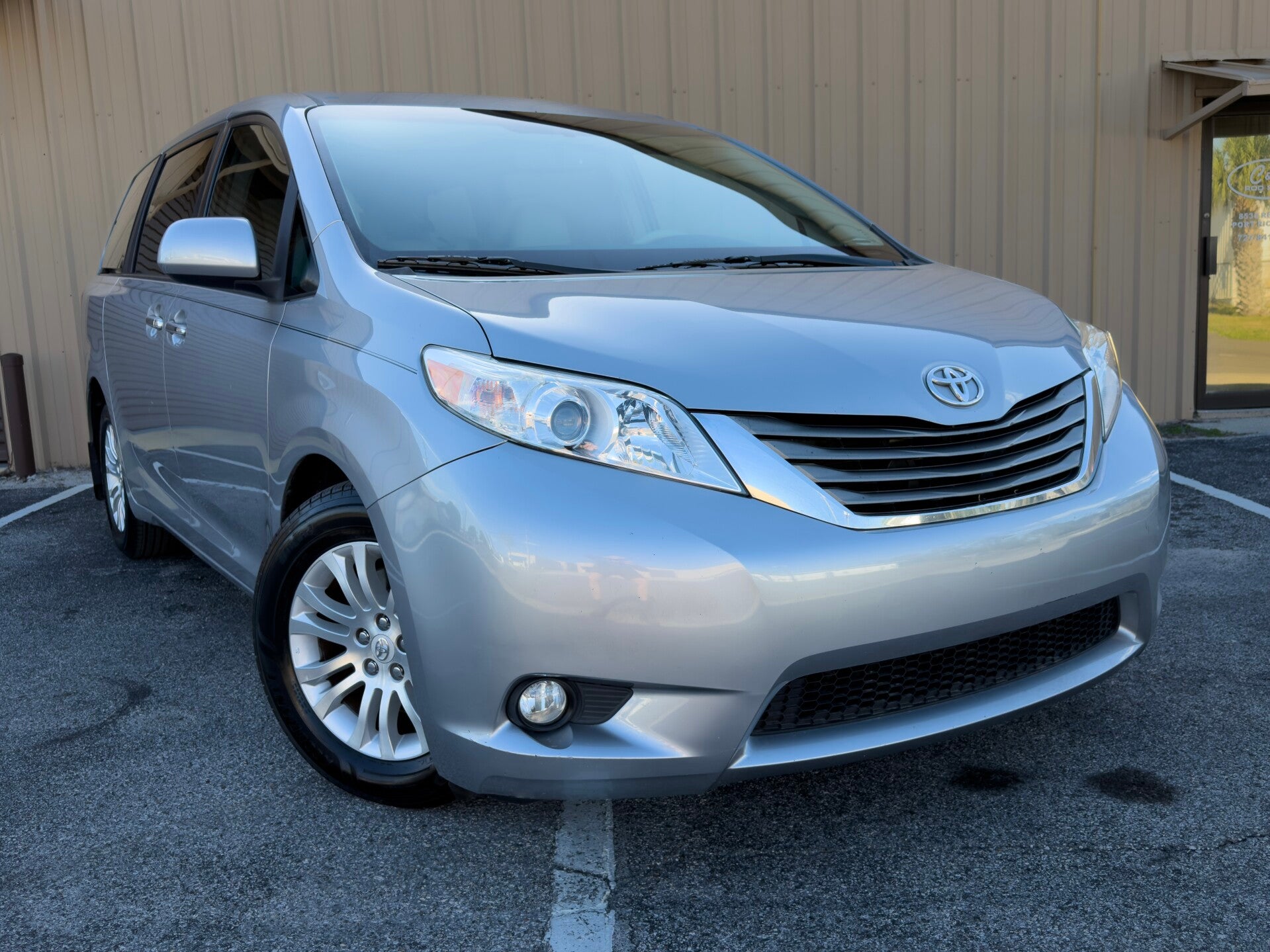 2012 Toyota Sienna XLE
