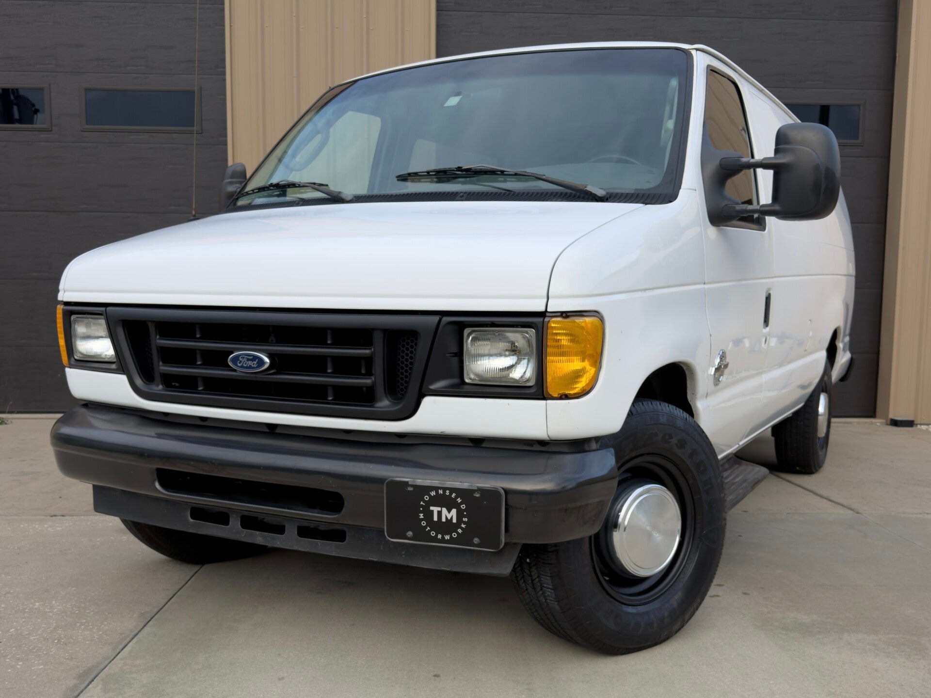 2004 Ford E-350 Super Duty *LOW MILE TURBO DIESEL*