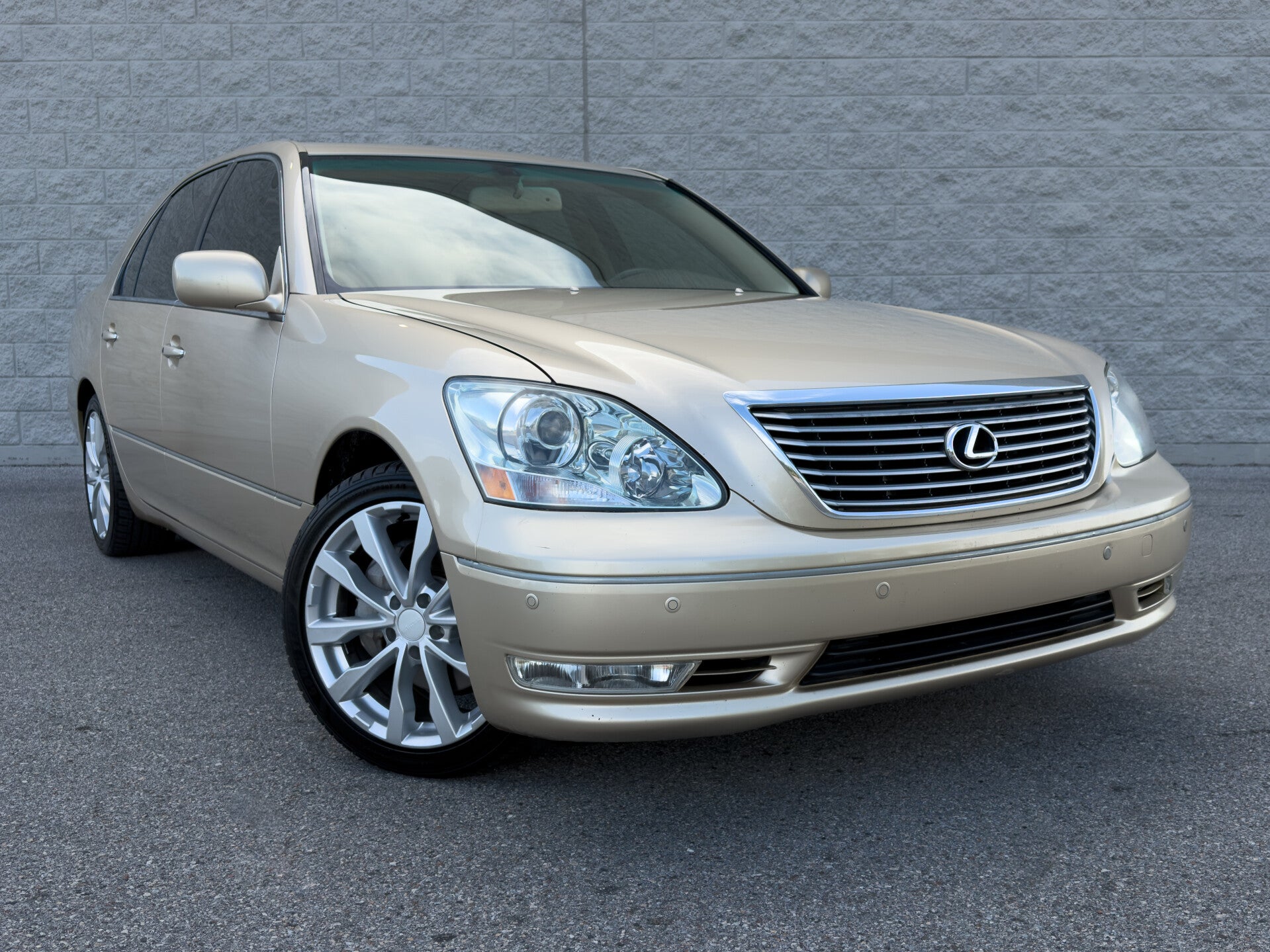 2005 Lexus LS 430 **RELIABLE LUXURY**