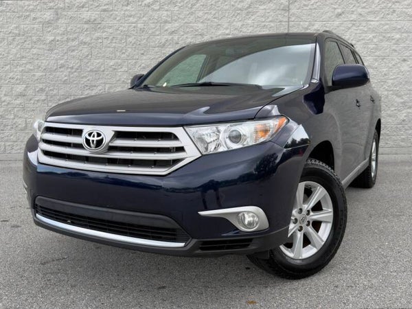 2013 Toyota Highlander *3-ROWS OF RELIABILITY*