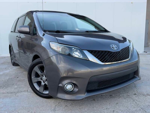 2013 Toyota Sienna SE **ONE OWNER**